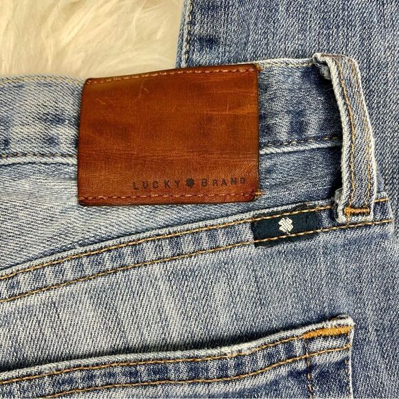 Lucky Brand 121 Heritage slim distress jeans W-29 L-32 light blue. - Picture 5 of 8